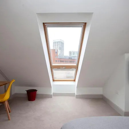 Higgihaus Cabot Mews #32 Fantastic Central Location Bristol