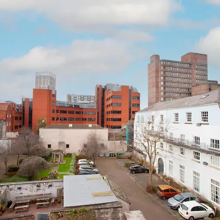 Higgihaus Cabot Mews #32 Fantastic Central Location Bristol